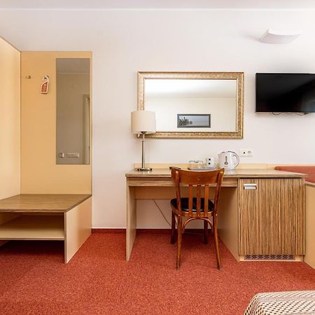 Info Hotel Паланга Екстериор снимка