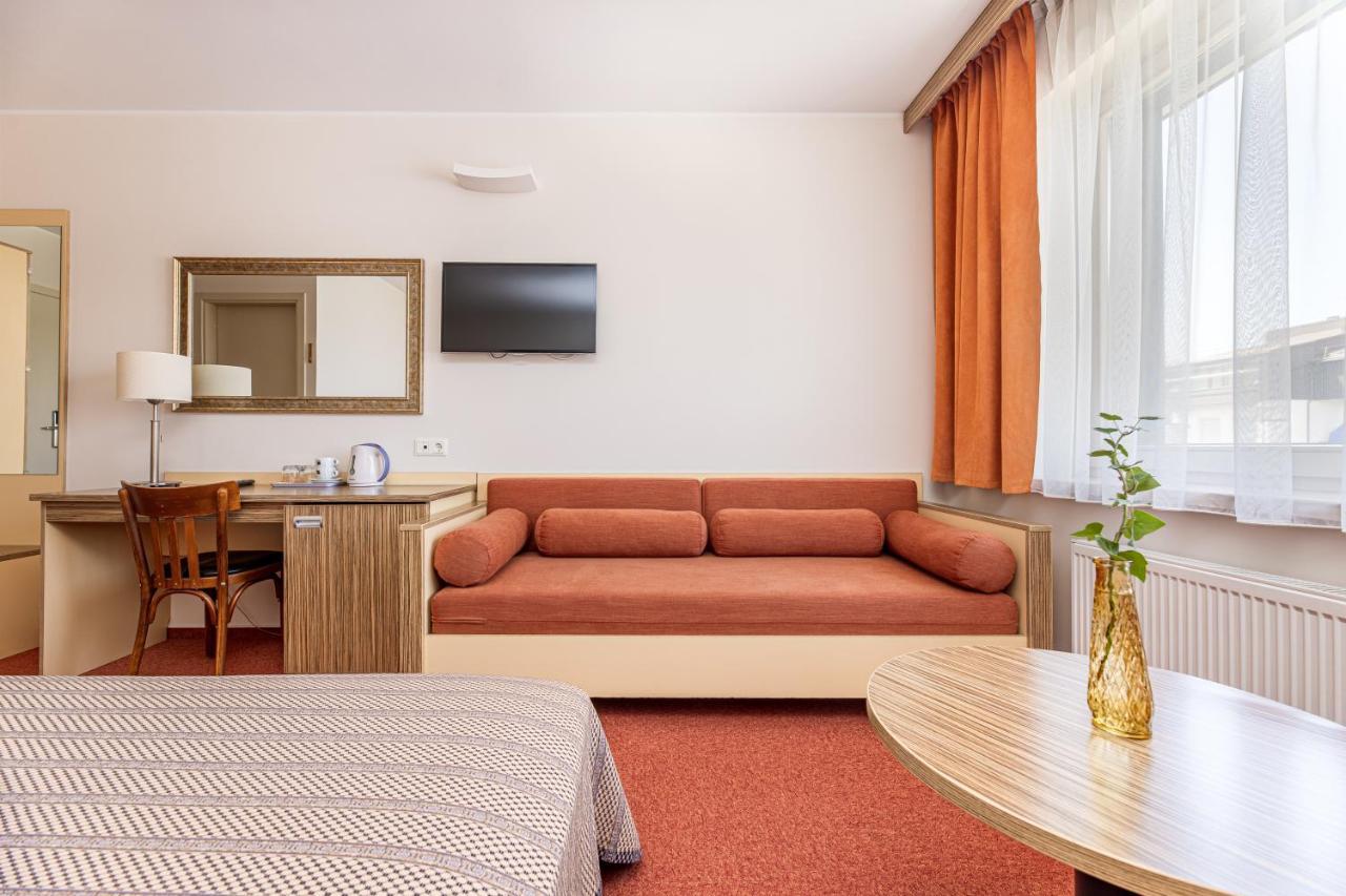 Info Hotel Паланга Екстериор снимка
