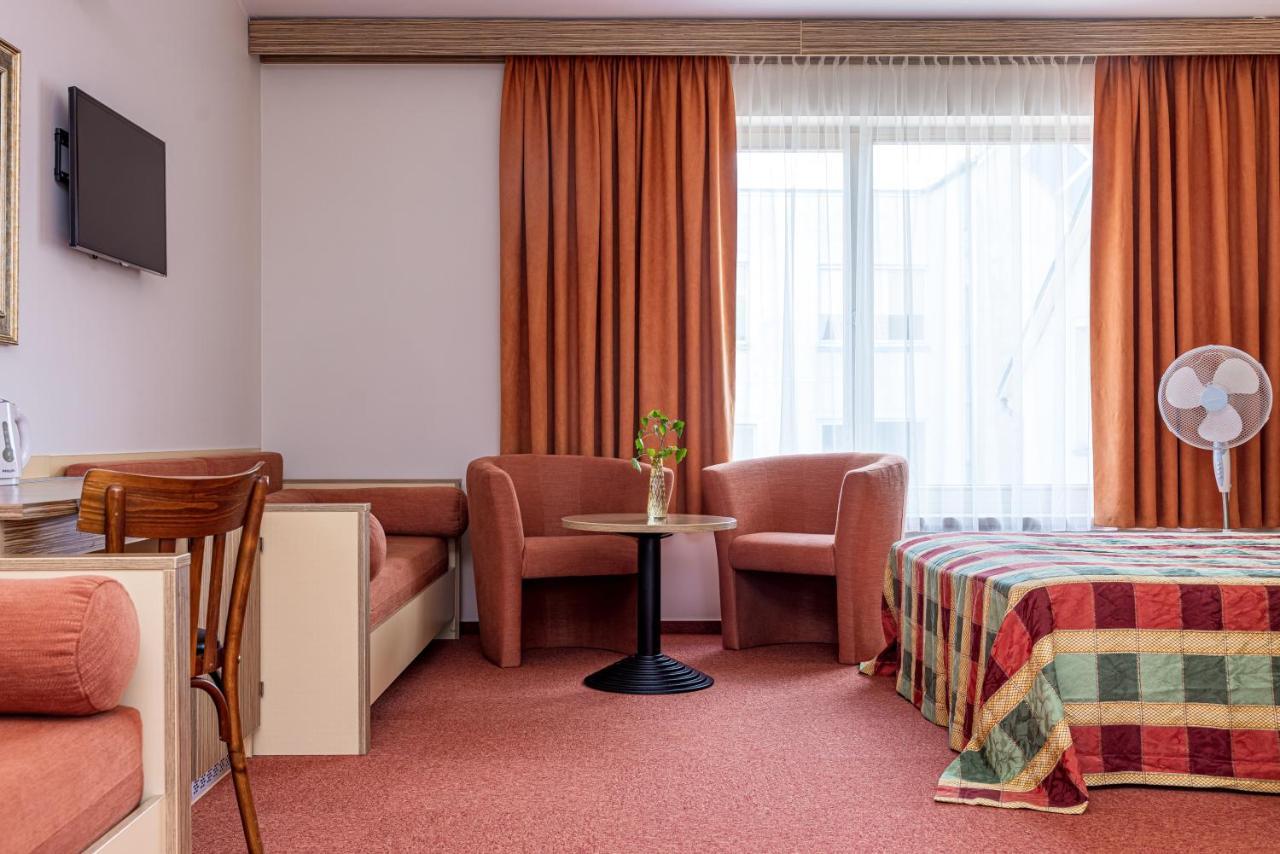 Info Hotel Паланга Екстериор снимка