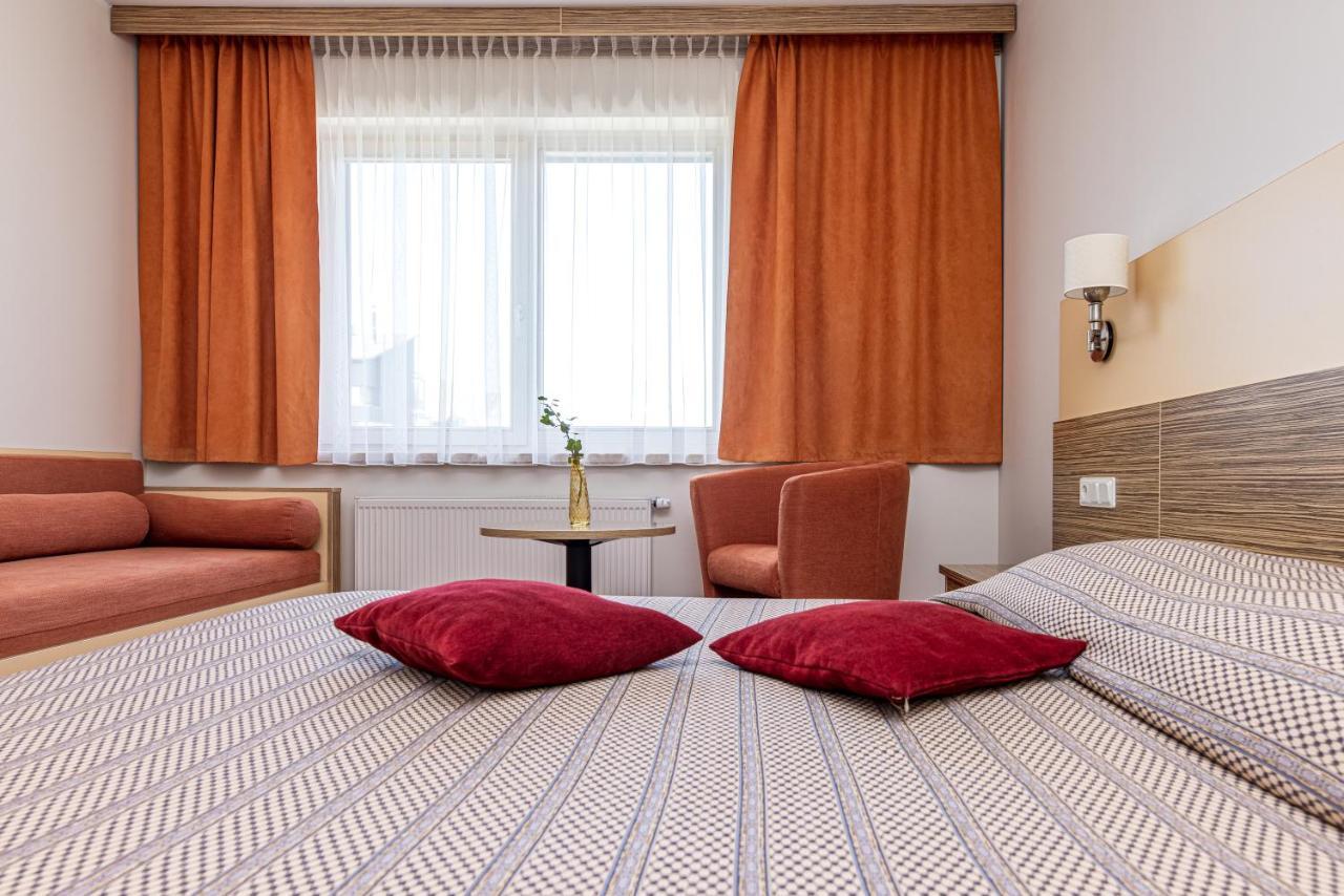 Info Hotel Паланга Екстериор снимка