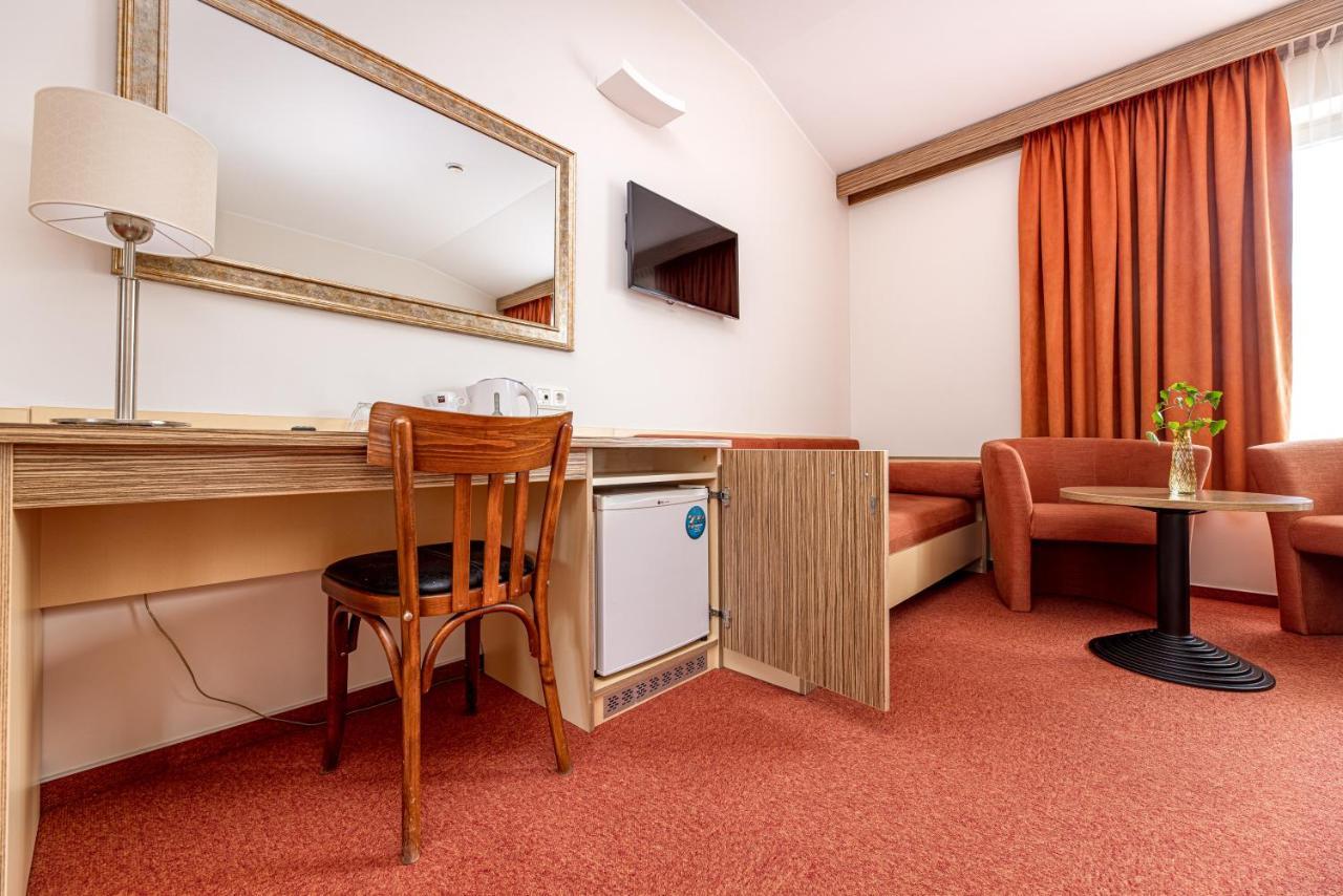 Info Hotel Паланга Екстериор снимка