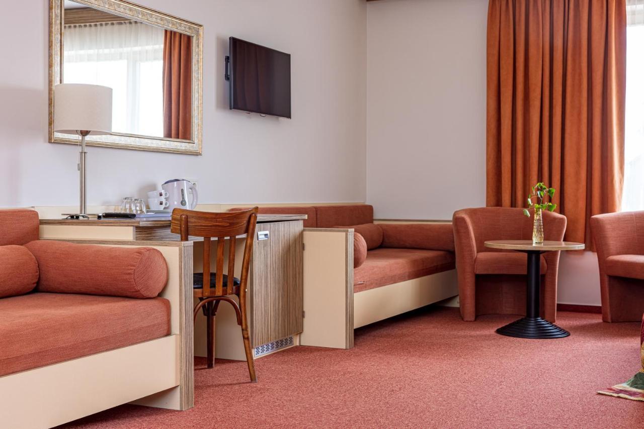 Info Hotel Паланга Екстериор снимка