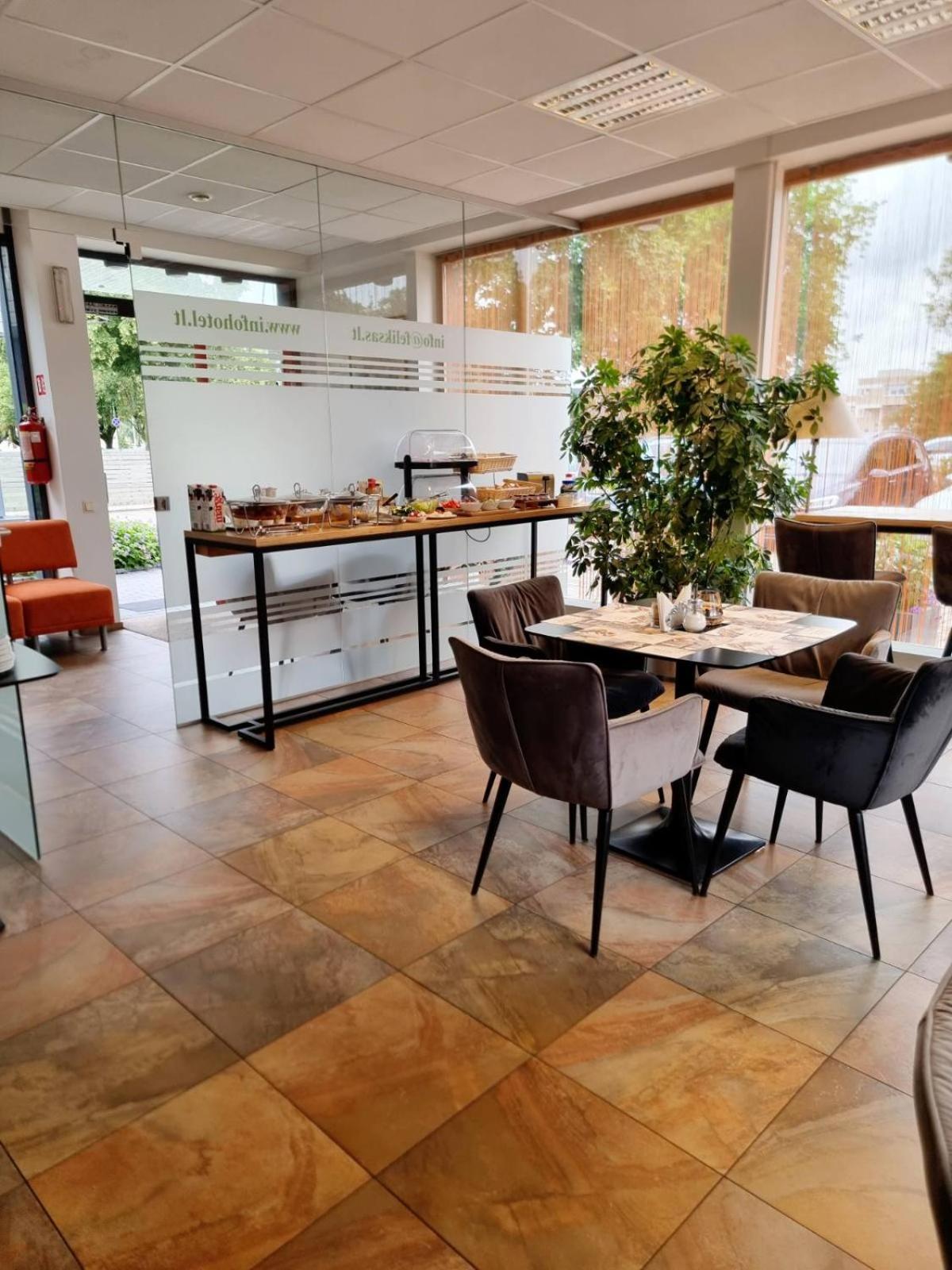 Info Hotel Паланга Екстериор снимка